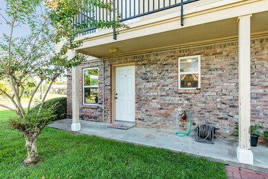 107 E Willowick Ave unit 9, Friendswood, TX 77546 - photo 3