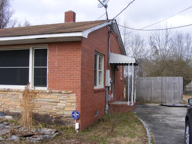 807 Country Club Rd, Jacksonville, NC 28546 - photo 2