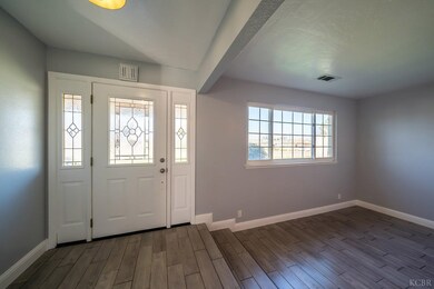 457 W Deodar Ln, Lemoore, CA 93245 - photo 3