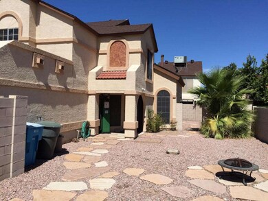Courtyard to front door