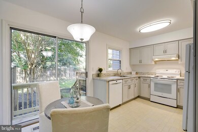 14036 Chestnut Ct, Laurel, MD 20707 - photo 2