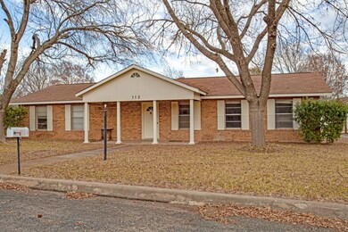 112 Crestwood Dr, Fredericksburg, TX 78624 - photo 2