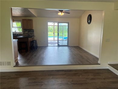 Kitchen Dining area