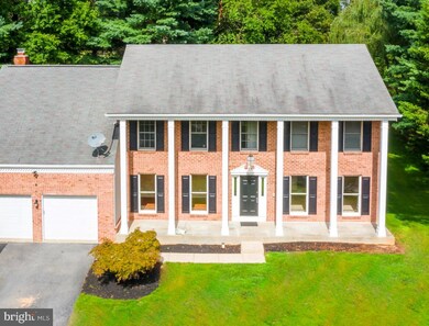 12605 Blue Mountain Ct, North Potomac, MD 20878 - photo 3