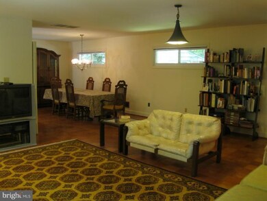 1310 Van Buren Dr, Fort Washington, MD 20744 - photo 2