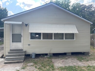 6813 Appleton St, Houston, TX 77022 - photo 3