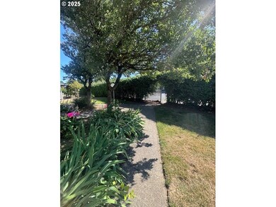 1537 NE Kane Dr unit 2, Gresham, OR 97030 - photo 2