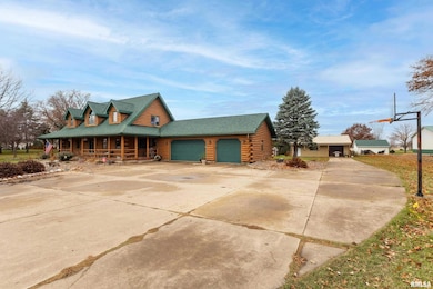 20664 N Brady St, Davenport, IA 52806 - photo 5