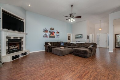 So much room in this den!