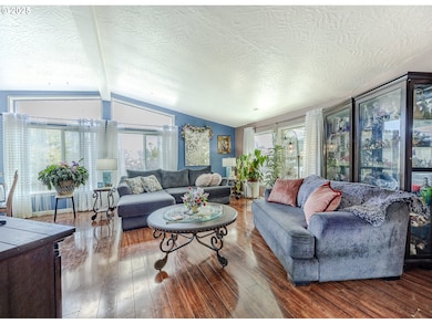 Living Room-Vaulted Ceilings