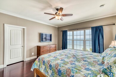 Master Bedroom, Amazing Views!