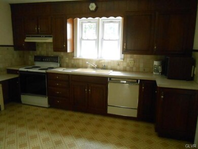 828 Saint Paul St, Whitehall, PA 18052 - photo 5