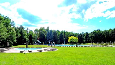 727 Pinecrest Dr, Pocono Pines, PA 18350 - photo 2