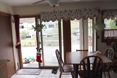 8 Pond Rd, Bellows Falls, VT 05101 - photo 5