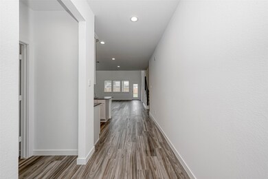 14315 Yellow Hawthorn Ct, Shenandoah, TX 77384 - photo 4