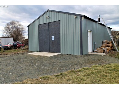 304 E Riverside, Mount Vernon, OR 97865 - photo 2