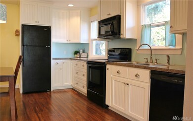 915 E Grover St, Lynden, WA 98264 - photo 3