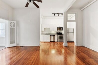 Living/dining area