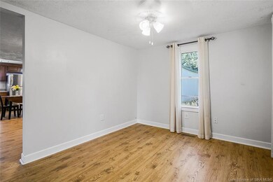 1009 Whelan Ln, Jeffersonville, IN 47130 - photo 7