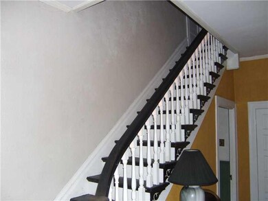 Entry/Foyer.