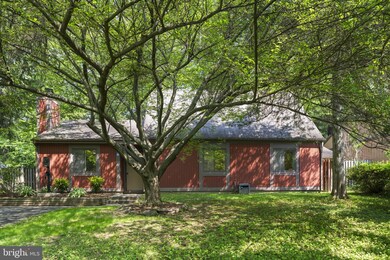 11308 Gatesborough Ln, Reston, VA 20191 - photo 4