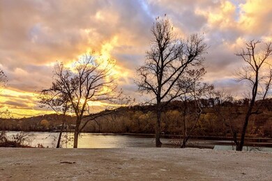 Lake Taneycomo Waterfront