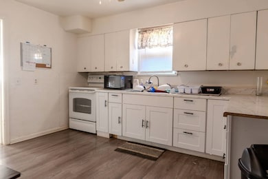 338 Elm St, Wray, CO 80758 - photo 2