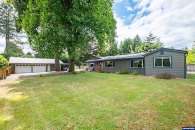 1049 N River Dr, Sweet Home, OR 97386 - photo 2