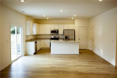 484 Red Dragon Dr, Jefferson, GA 30549 - photo 3