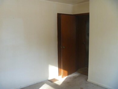 1833 N Linwood Ave, Indianapolis, IN 46218 - photo 6