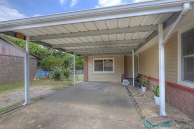1327 E 144th St, Glenpool, OK 74033 - photo 3
