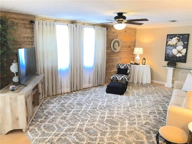 Beautifully Updated Living Area!!