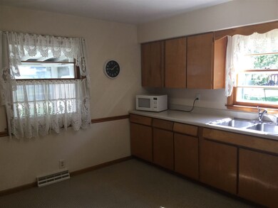 2106 S Eaton Ave, Muncie, IN 47302 - photo 4