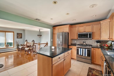 60 Vermont Ave, Oceanside, NY 11572 - photo 7