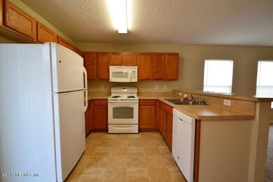 7853 Cherry Field Dr, Jacksonville, FL 32216 - photo 5