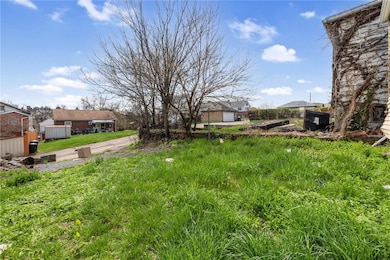 2802 Stewart St, McKeesport, PA 15132 - photo 6