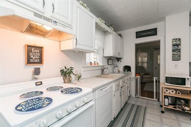 1410 Hamilton St SW, Cedar Rapids, IA 52404 - photo 6