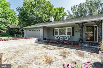 6508 Lily Dhu Ln, Falls Church, VA 22044 - photo 3