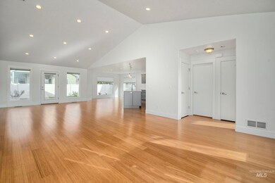 1577 Tamarack St, Fruitland, ID 83619 - photo 4