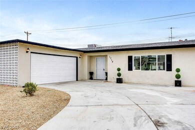 1718 Golden Arrow Dr, Las Vegas, NV 89169 - photo 4