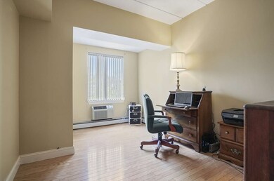 143 W Brookline St unit 305, Boston, MA 02118 - photo 7