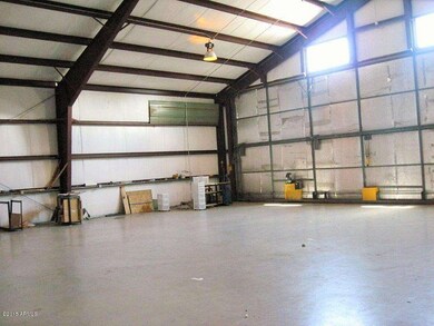Hangar-Inside2