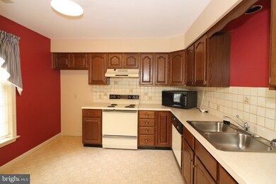 32 Ashlea Village, New Holland, PA 17557 - photo 2
