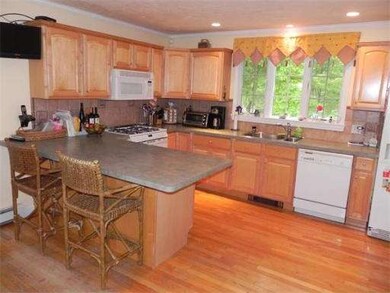 657 Trapelo Rd, Waltham, MA 02452 - photo 4