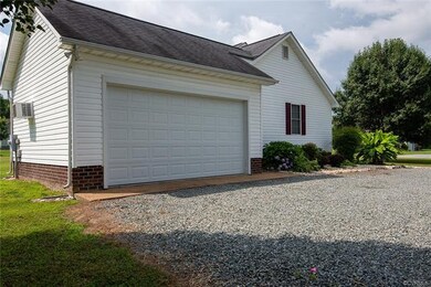 326 Pond Dr, Dunnsville, VA 22454 - photo 6