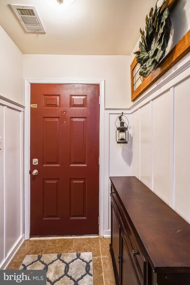 8510 Coronation Ln, Bristow, VA 20136 - photo 3