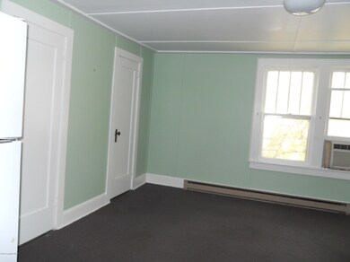 575 Oak St, Stroudsburg, PA 18360 - photo 7