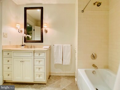 9400 Eagle Ridge Dr, Bethesda, MD 20817 - photo 2