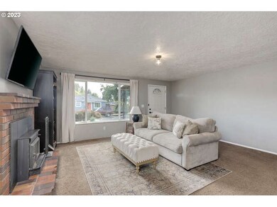 111 W 4th St, Newberg, OR 97132 - photo 4