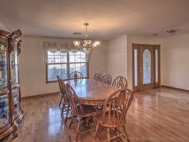 201 S Vann St, Pryor, OK 74361 - photo 7